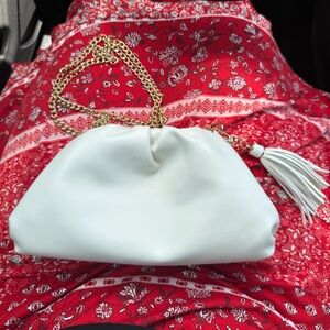 Understated vegan Leather crossbody